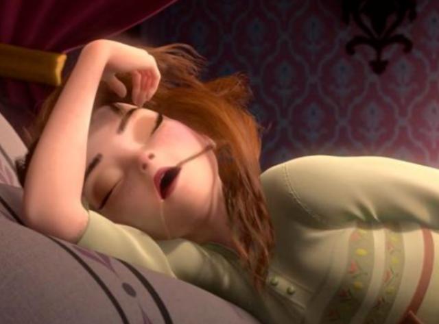 迪士尼公主最不容易看到的出丑瞬间,安娜流口水,贝儿成面瘫脸