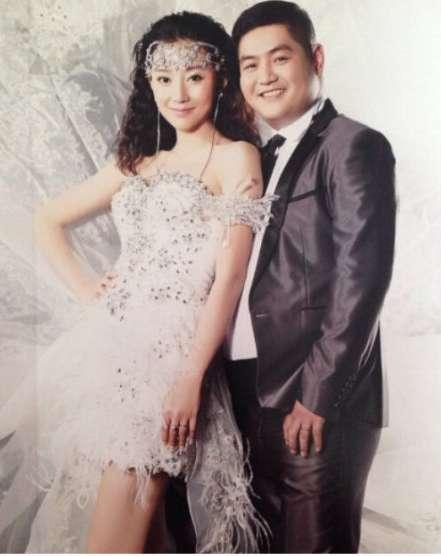 赵本山弟子频现豪车店提车都是百万起程野带助理跟随派头十足