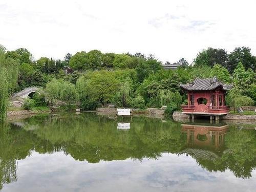 湖北襄陽不僅僅有漢江,還有棗陽白水寺風景名勝區,景色很迷人!