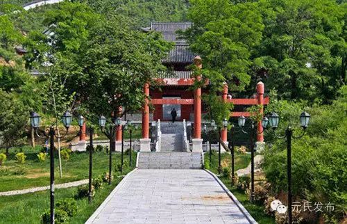 (祀三公山碑,白石神君碑) 为河北省仅有,享誉全国 县内共有常山郡遗址