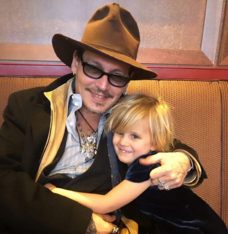 约翰尼德普|当家暴真相被揭开，我才明白，为何那么多人喜欢约翰尼德普