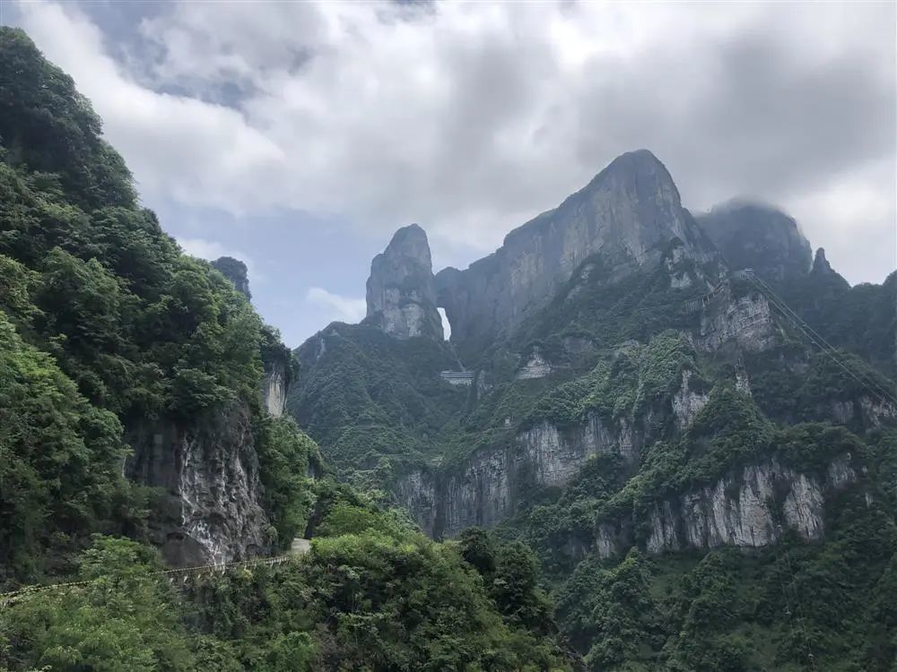 張凌雲攝更多的時候,張樹鵬是個獨行者.