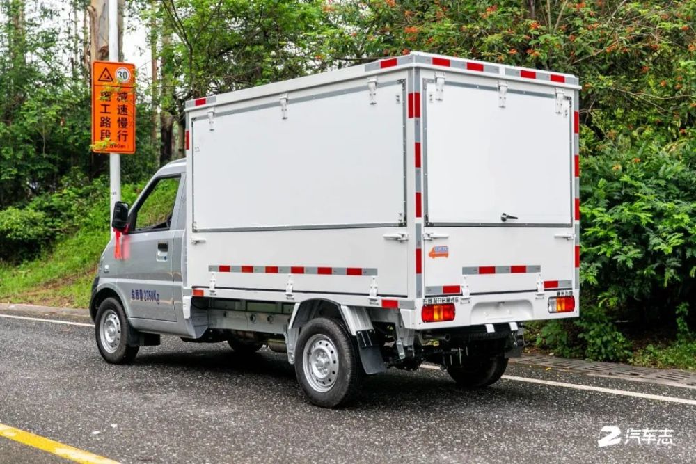 五菱擺攤神車提車評測自帶電動側門擺攤也要有儀式感