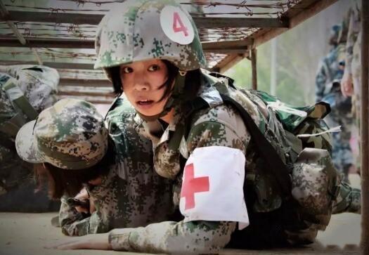 出国留学|以总分第一的成绩拿到出国留学通知书，她坚定选择当兵