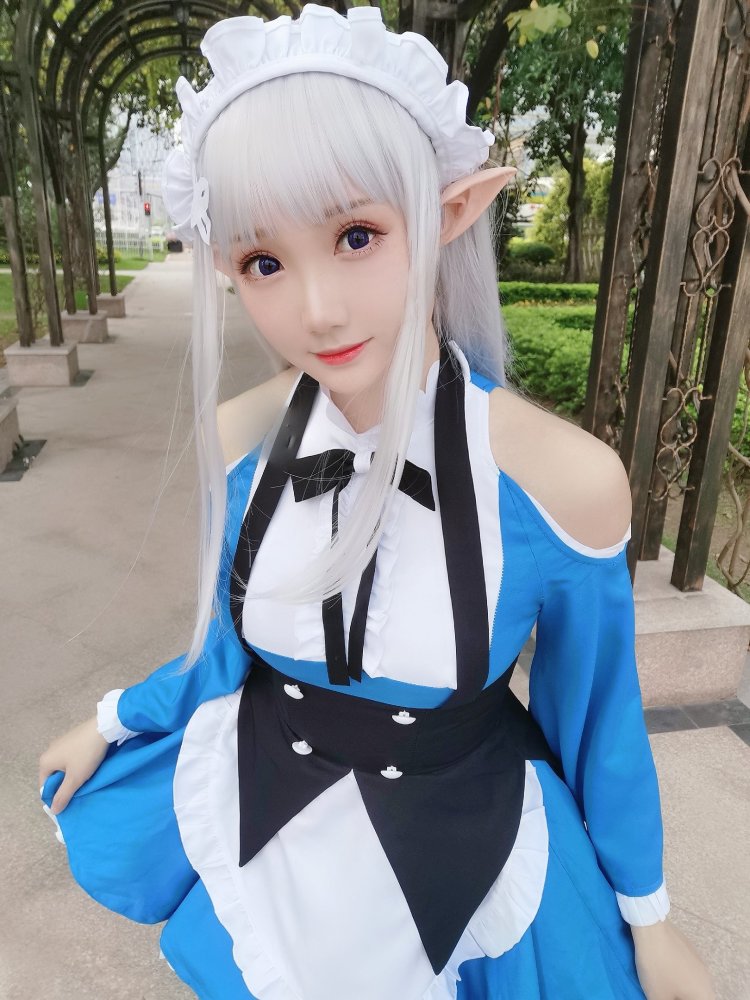 coser小姐姐的精灵耳揪一下不知道会不会痛呢