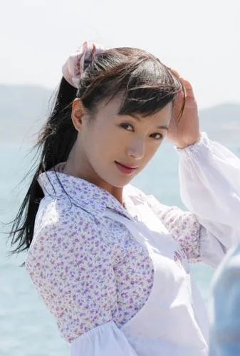 那么《又见一帘幽梦》中的汪绿萍,从天之骄女到人