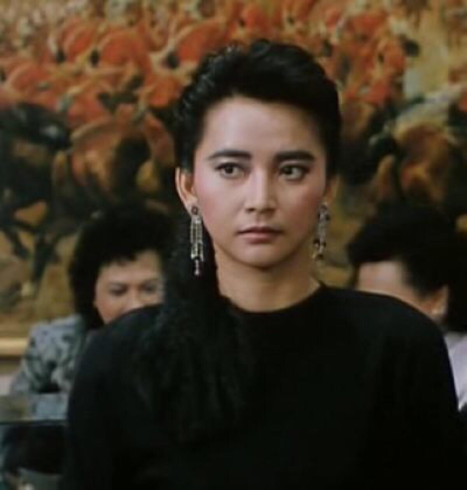 62岁胡慧中近况曝光嫁给眼科医生生下一女如今丈夫出狱苦尽甘来