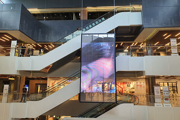 led透明大屏幕在落地电梯及商业中庭的应用