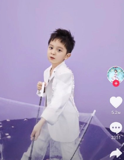 妈妈是超人萌娃大变样咘咘波妞变小美人黄圣依儿子成学霸