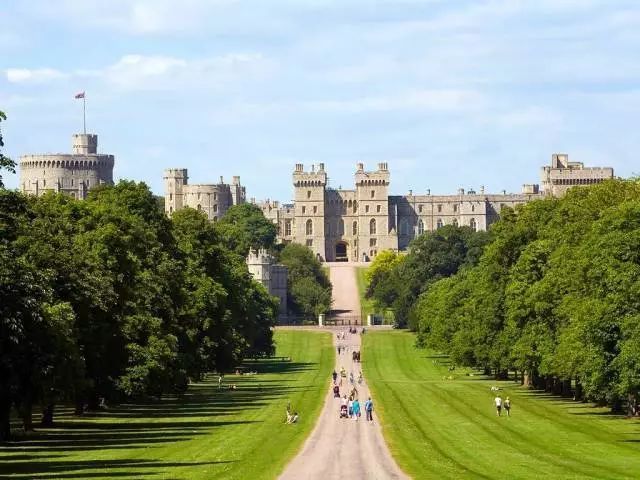 想近距离感受英国王室吗来温莎小镇吧