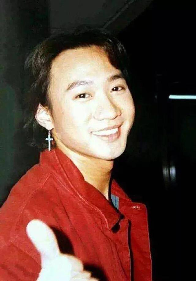 黄家驹58岁生忌beyond三子齐发文离世后歌迷才听懂海阔天空