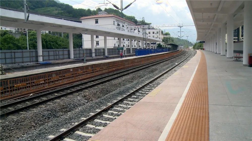 喜大普奔～武隆火车站新站台正式投入使用!_腾讯新闻