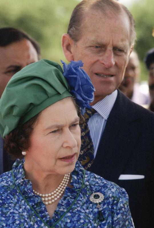 英国女王又爱又恨的男人嘴欠又搞笑原来你是这样的菲利普亲王