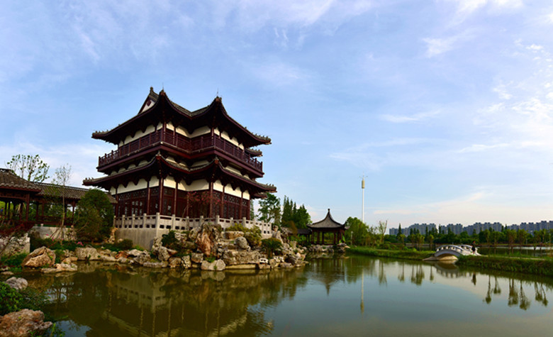 江苏仪征:东园静美 湖水似碧