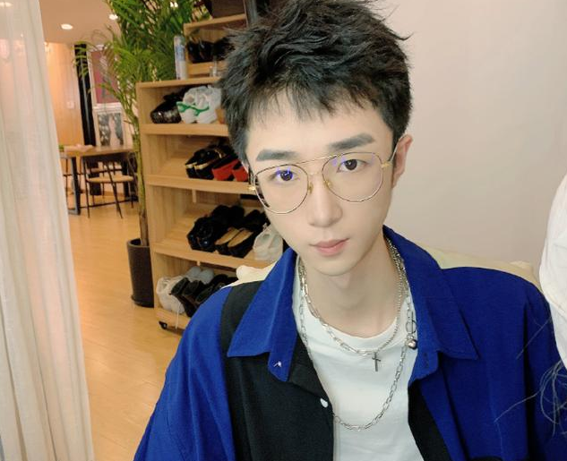 和平精英大神主播不到丝血不会秀空血状态力挽狂澜带队吃鸡