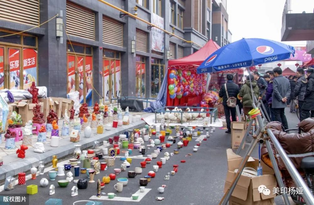 不要看一个夜市里面做什么生意的都有,但是套圈一定是最赚钱的项目之