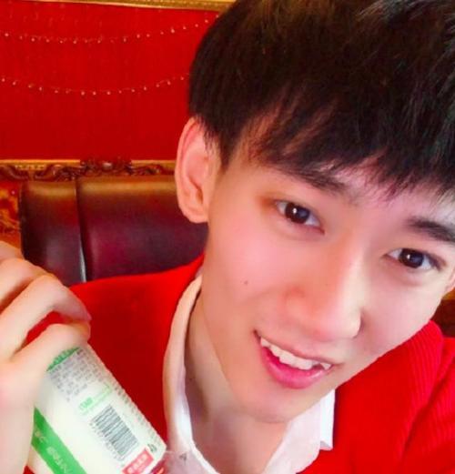 宝藏主播天赐到底隐瞒了多少不仅游戏打的好唱歌还媲美张杰