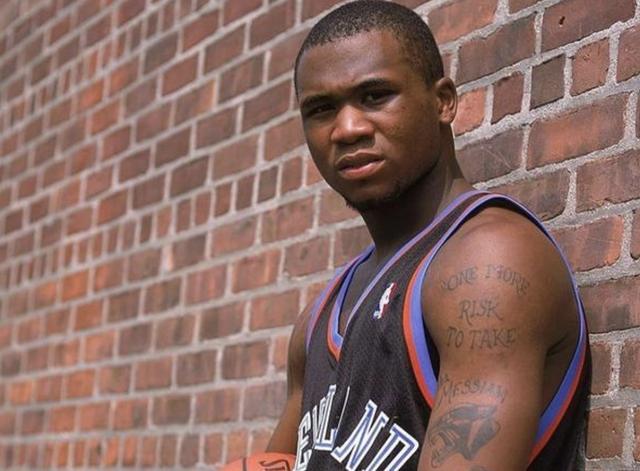 dj-瓦格纳被评为2023届第一高中生,他的父亲曾砍下100分轰动全美