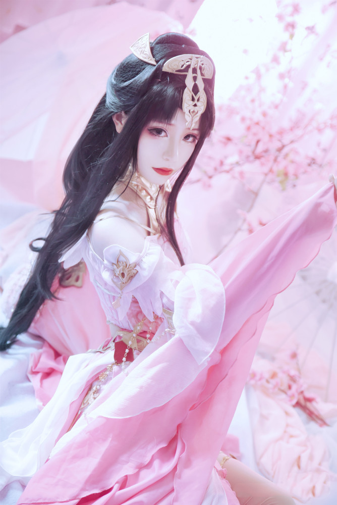 三位气质coser扮演的国产游戏《剑网情缘3》七秀派角色!很有仙气