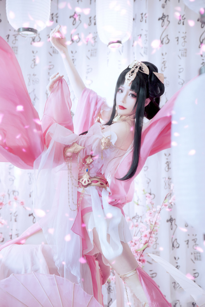 三位气质coser扮演的国产游戏《剑网情缘3》七秀派角色!很有仙气