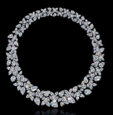 数次读项链玛蒂尔德从虚荣拜金女化身成有借有还的典范