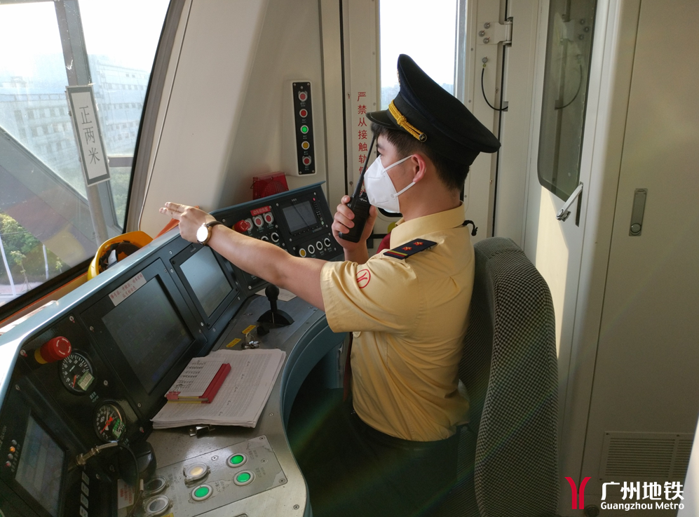 地铁列车拐弯是转方向盘的吗 腾讯新闻