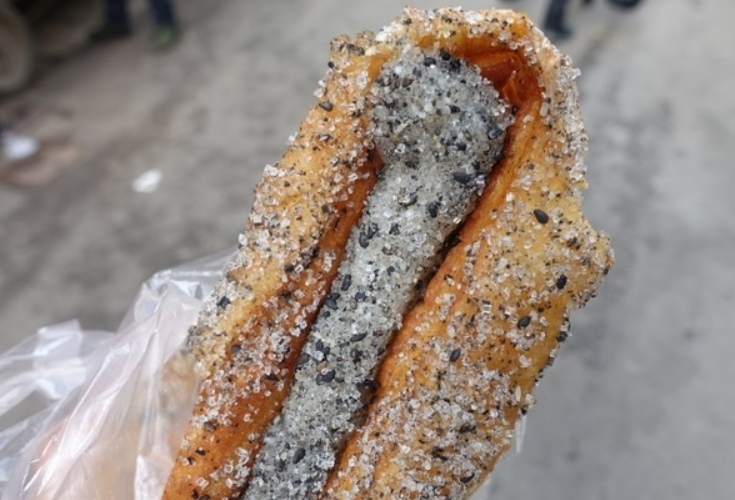 还有景德镇煎饼,其实是煎包,辣韭菜的很推荐.