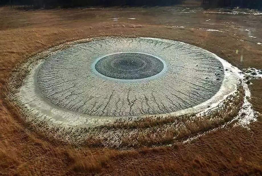 宇航员看到地球有一只巨眼直径达48公里眼睫毛清晰可见