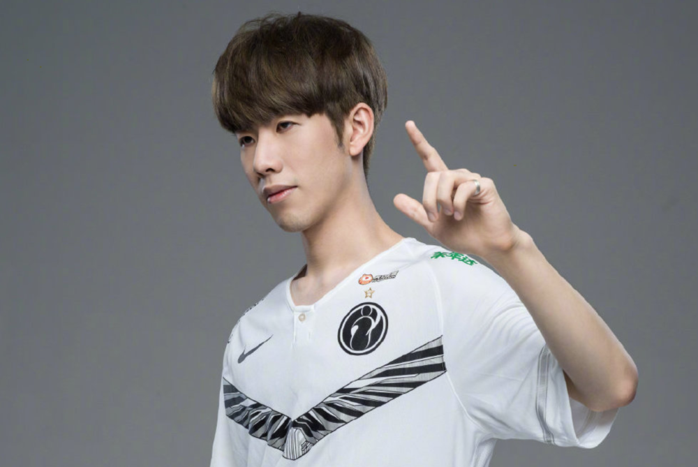 ig迎来夏季赛首秀将对阵wetheshy状态依旧成为焦点