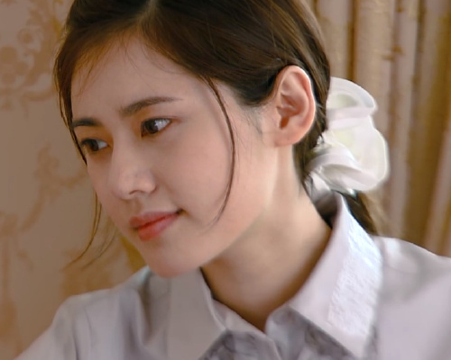 怪不得看虞书欣穿搭眼熟,原来都是林品如9年前的,也太时尚了吧