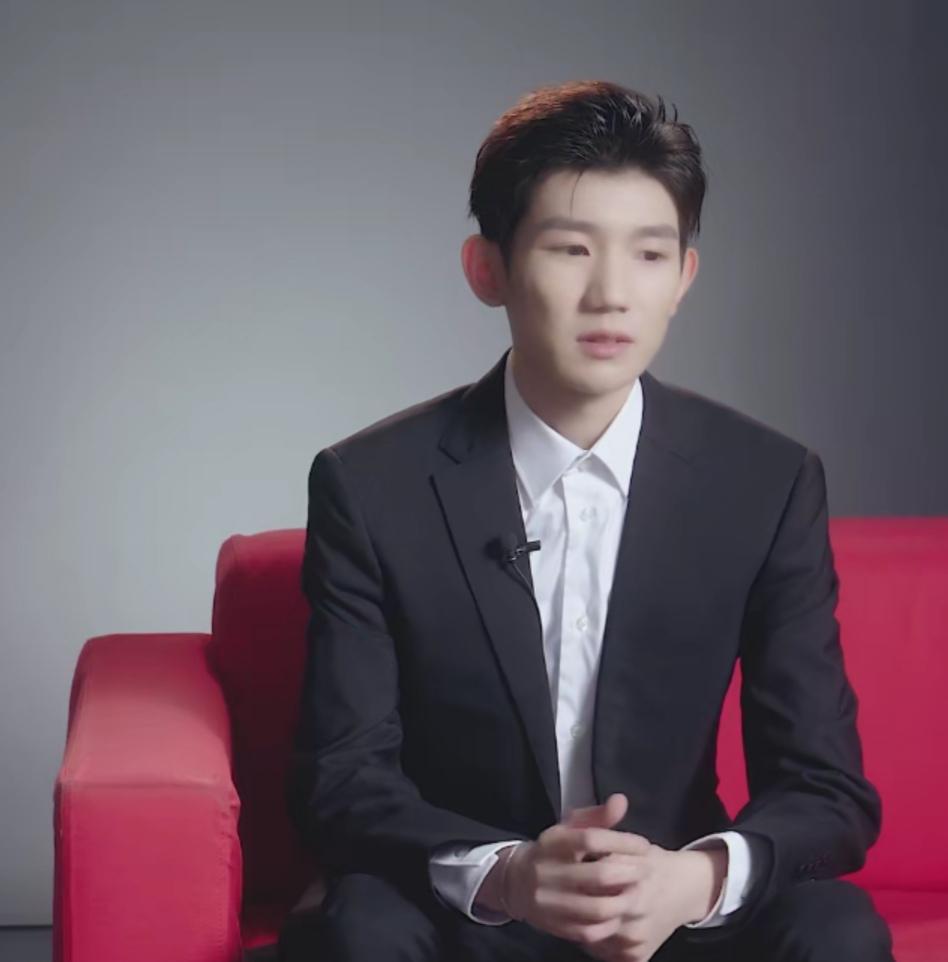 王源揭露月更作家背后的故事,每次写作时都会崩溃,但他的方法很励志