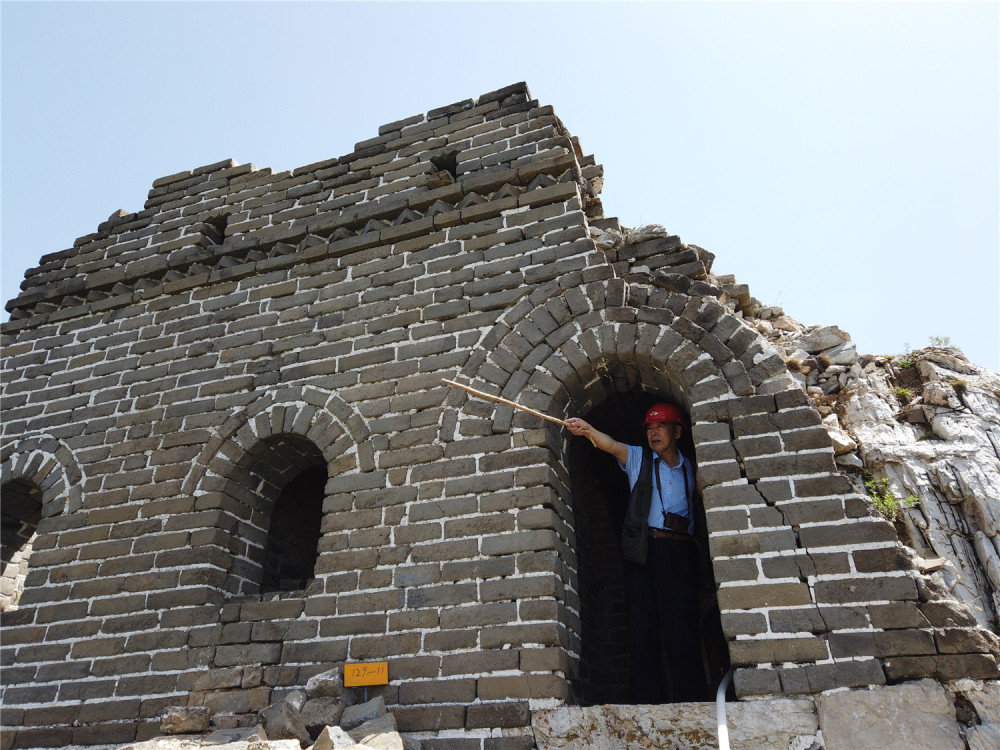 山脊上的长城修缮师恪守匠心传承文化