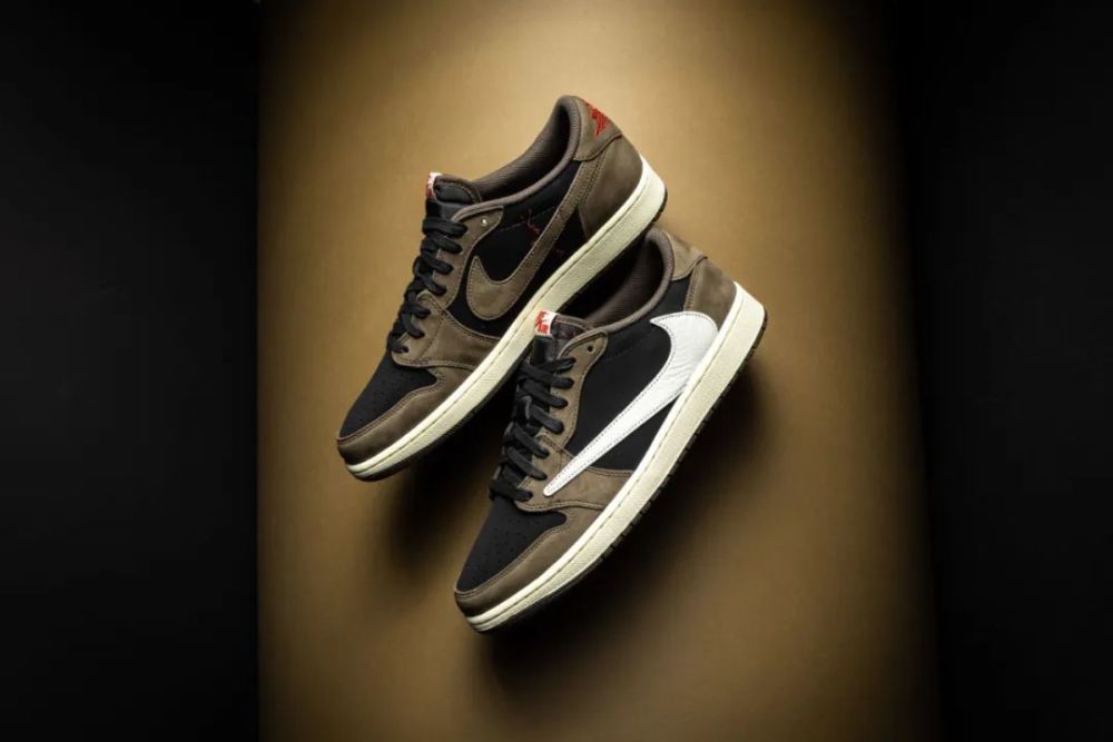 低帮倒钩 aj1 市价 "腰斩",宝藏复古跑鞋最低 3xx 就能入手!