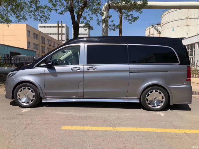 迈巴赫vs980l双拼色商务车,可定制多种双拼颜色