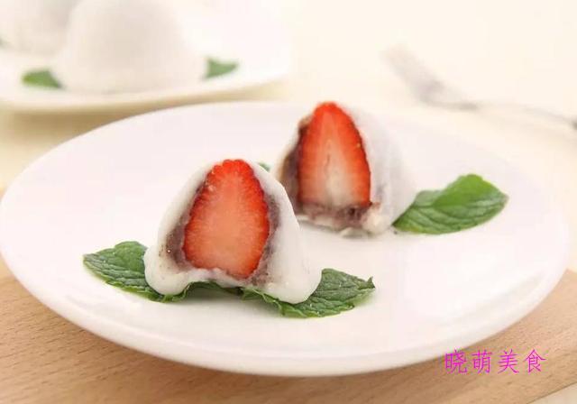 草莓糯米团 紫菜卷 香酥鸡米花 挂霜花生 喜饼的美味做法 草莓 挂霜花生 紫菜卷 香酥鸡 白糖 糯米团