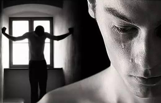 意识的概念比较模糊,再加上一些外界的刺激,很有可能促使他们产生自卑