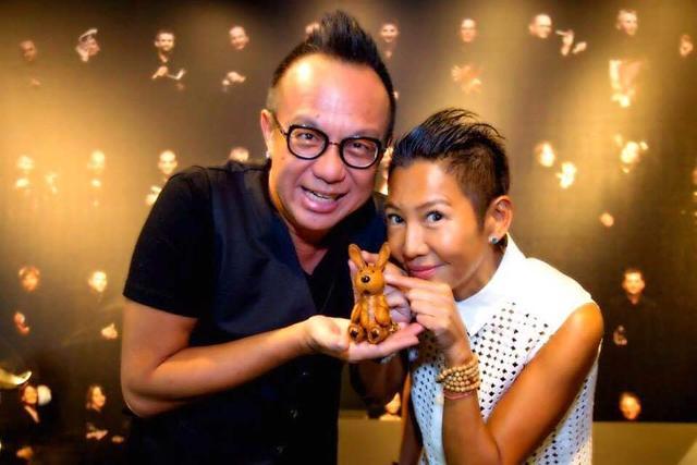 但其实一直与经纪人赵潍佳(vicky)交往,已经有近24年时间,不过两人却