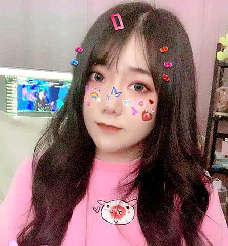 一条小团团露全脸跳舞身材与长相不相符居然被网友称为电竞圈柳岩