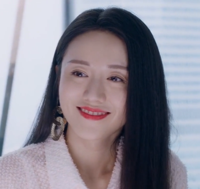 大家好,我是秋天不穿秋裤,人丑也要风度的小编明月