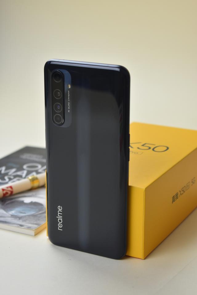 高刷骁龙86565w闪充只要2699真我x50pro玩家版评测