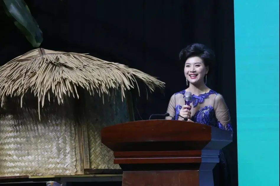 《金州财经》融媒电商中心主持人王友兰 主持活动据了解,本次会议旨在