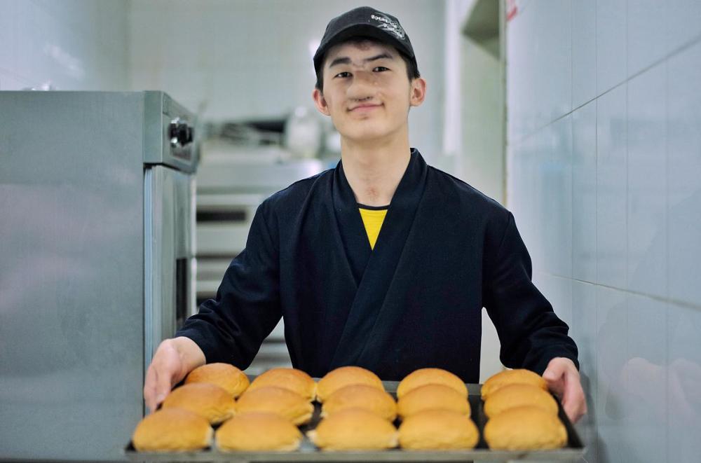 有一种餐厅伸手不见五指于爽虽然看不见但一定要美好