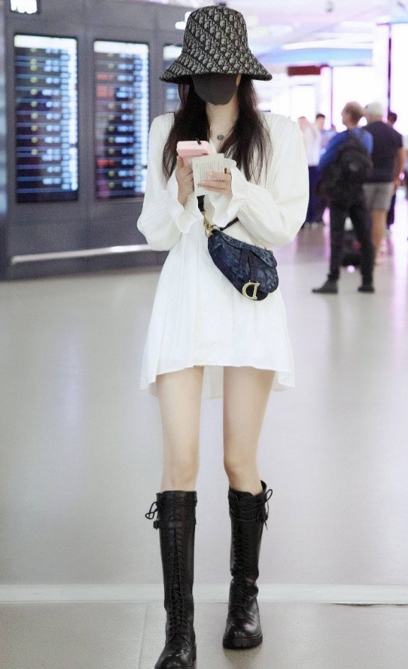 孙怡穿灭霸靴露面看她站直后秀出效果这腿该上保险了