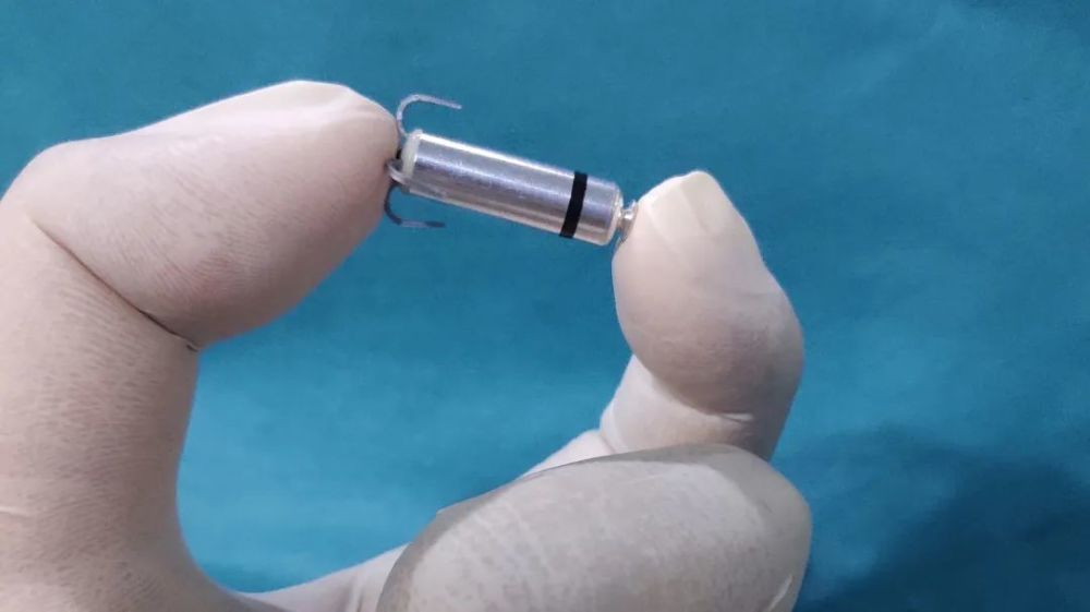 "micra起搏胶囊是目前世界上最小的心脏起搏器.