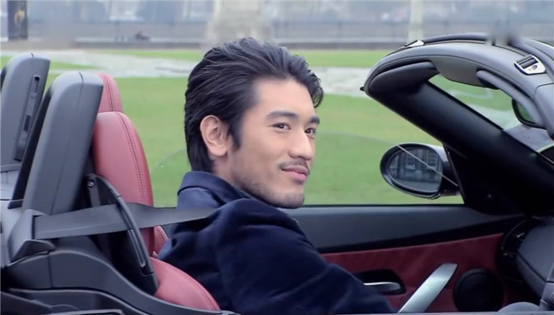 《甄嬛传》,一边"品尝"着《舌尖上的中国》,张翰,陈乔恩,高以翔,几位