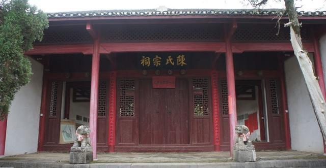 李宗仁故居:位于广西桂林市临桂区两江镇浪头村,坐落在气势雄伟的