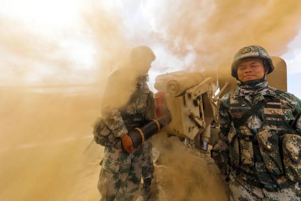 酷图来袭!西北大漠,他们战风沙,斗烈日