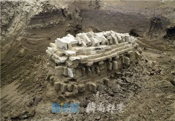 章丘合庄村发现古墓群