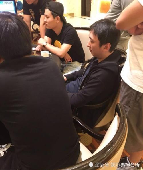 王思聪秦奋谁更壕看到两人赌桌上的筹码有钱人的快乐你想不到