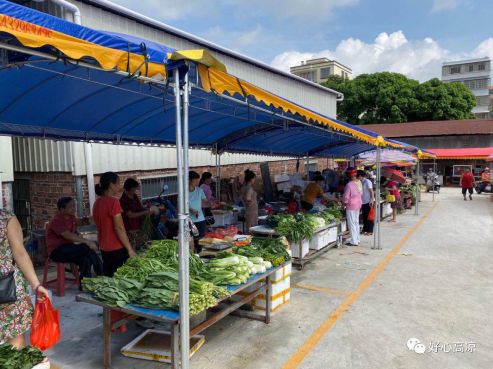 包容与严管并举,创新建设临时流动摊贩点